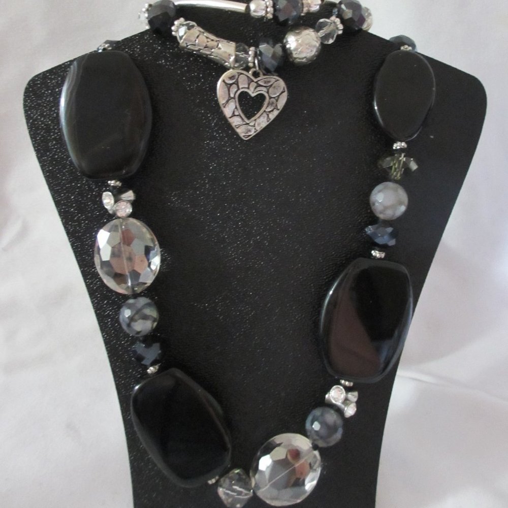 Black and Silver Tone Faceted Glass Bead Set